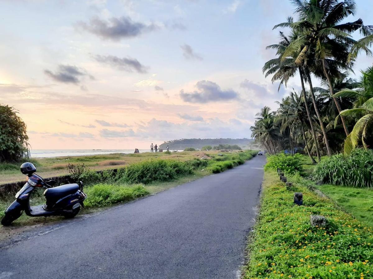 Corniche Beach Resort Mulappilangad Екстер'єр фото
