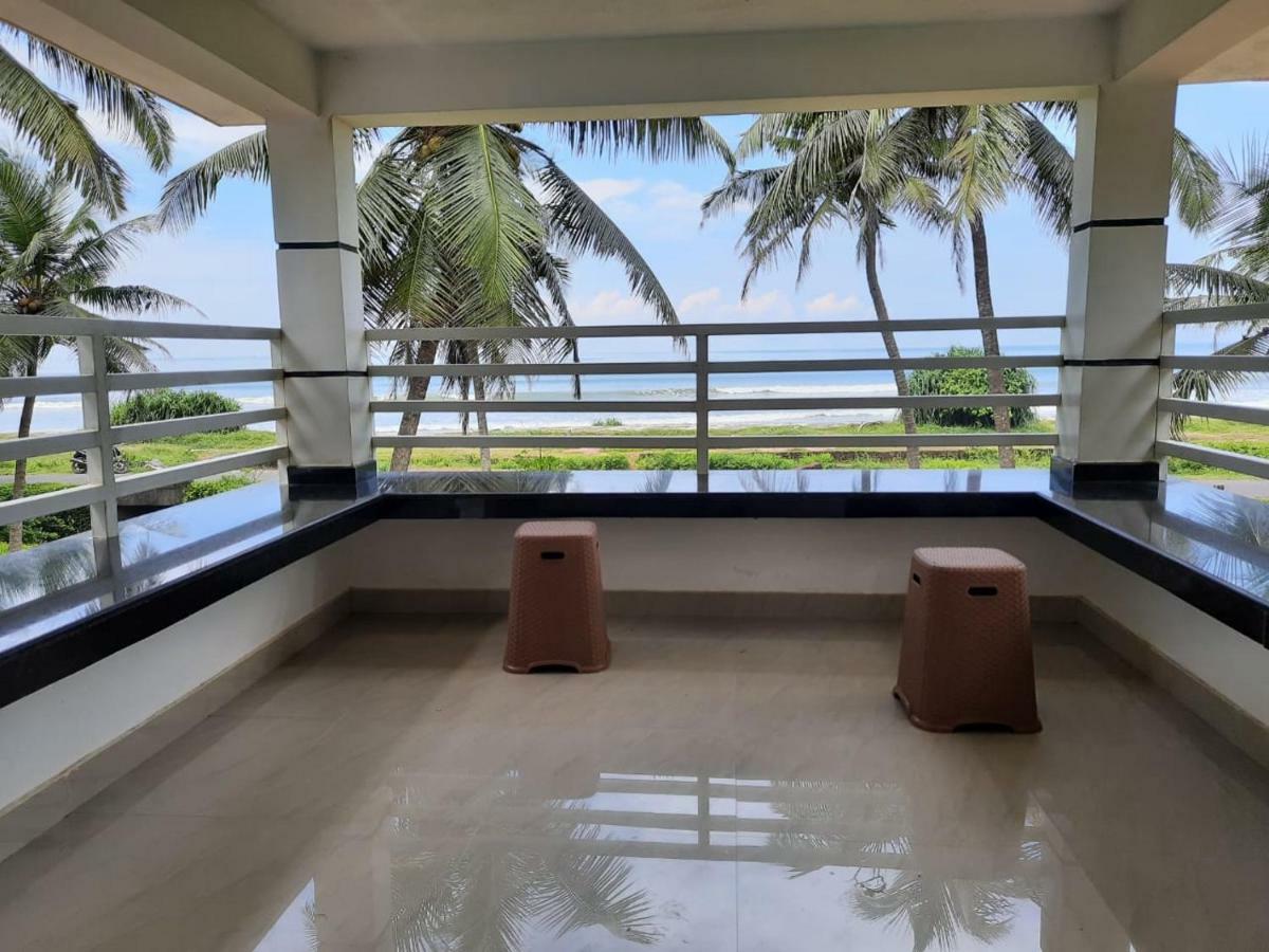 Corniche Beach Resort Mulappilangad Екстер'єр фото