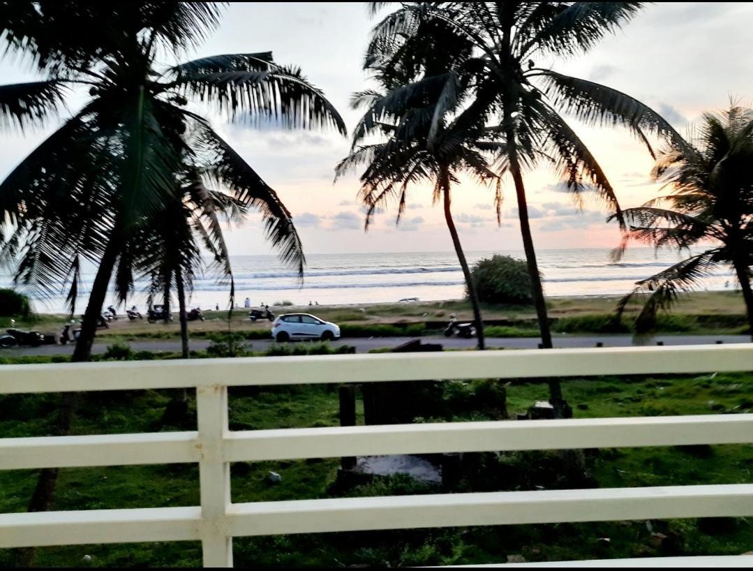 Corniche Beach Resort Mulappilangad Екстер'єр фото